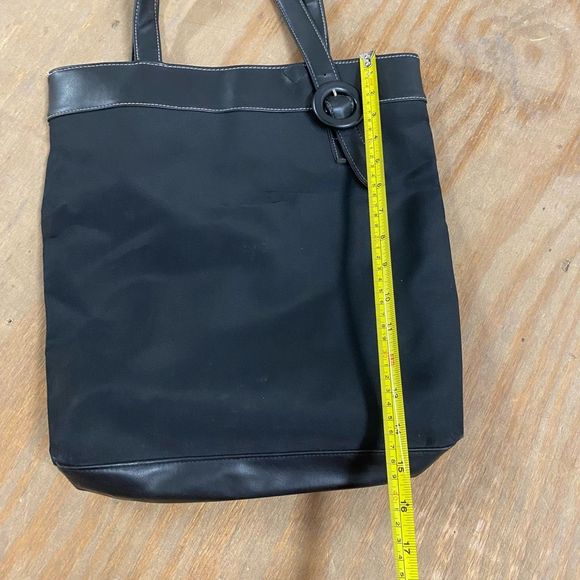 Givenchy ‘Bond’ Black Shopper Bag with Logo - Picture 12 of 13